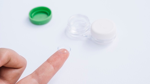 Contact Lenses: A Complete Guide to Buying and Wearing Them.